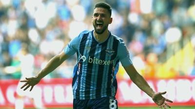 Takmn yeni 10 numaras Emre Akbaba! Sper Lig ekibi transferi bitirdi...