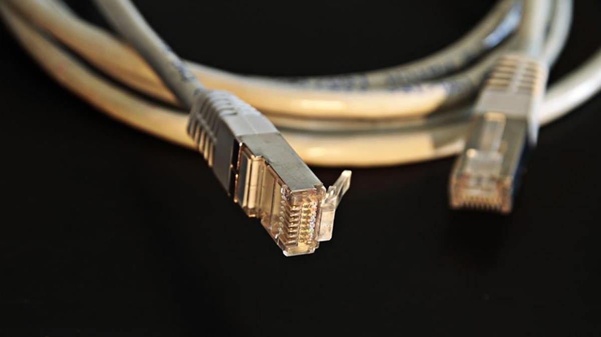 Dou Afrika'da internet eriimi kesintiye urad
