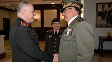 Genelkurmay Bakan Grak, Tunus Kara Kuvvetleri Komutan ile grt