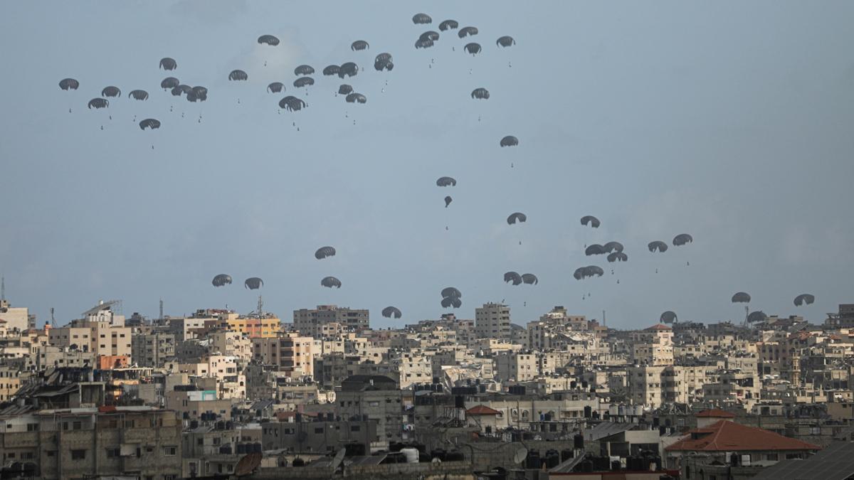 Gazze'ye insani yardmlar indirildi!