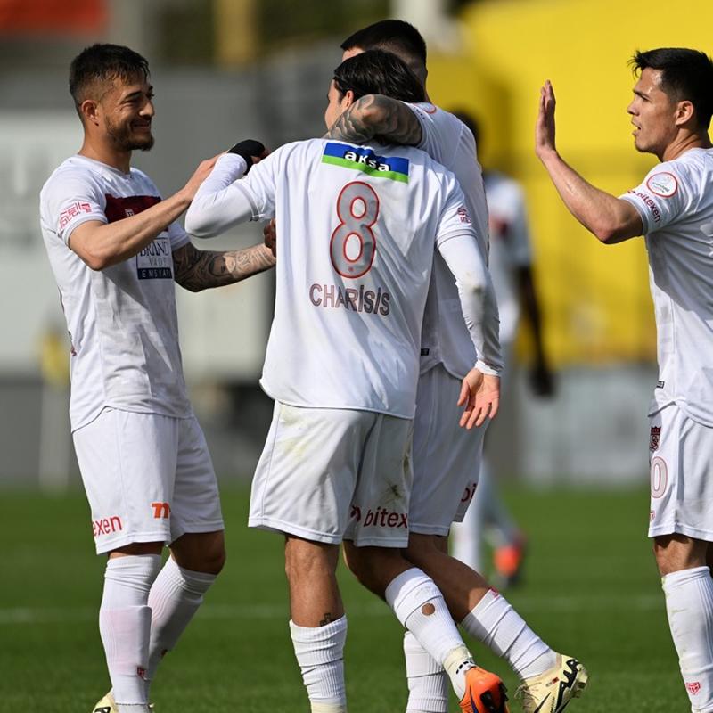 Sivasspor, stanbul'da 3 puan 3 golle ald