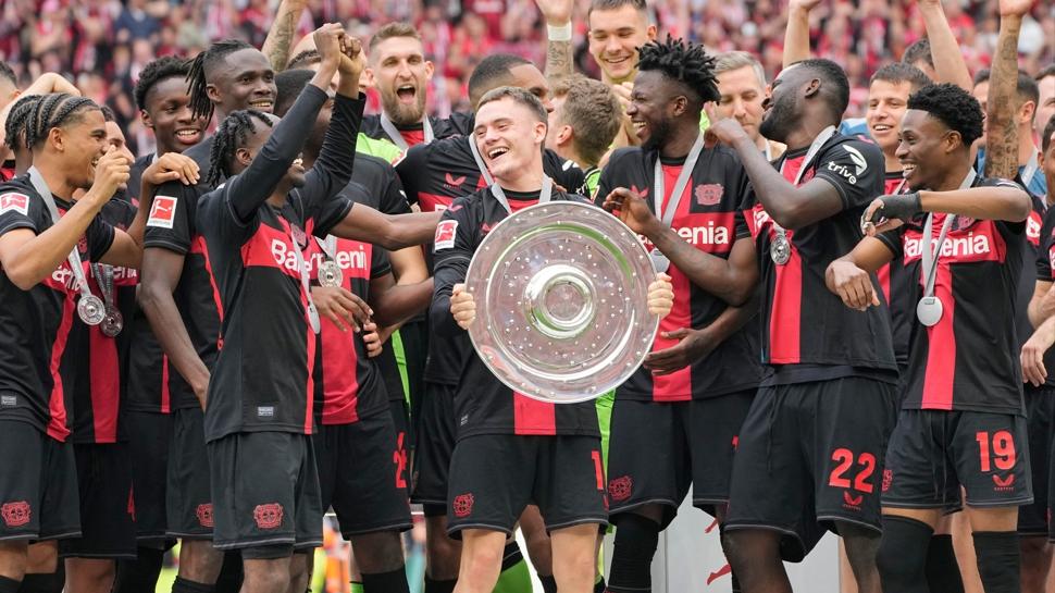 Bundesliga'nın namağlup şampiyonu Bayer Leverkusen!