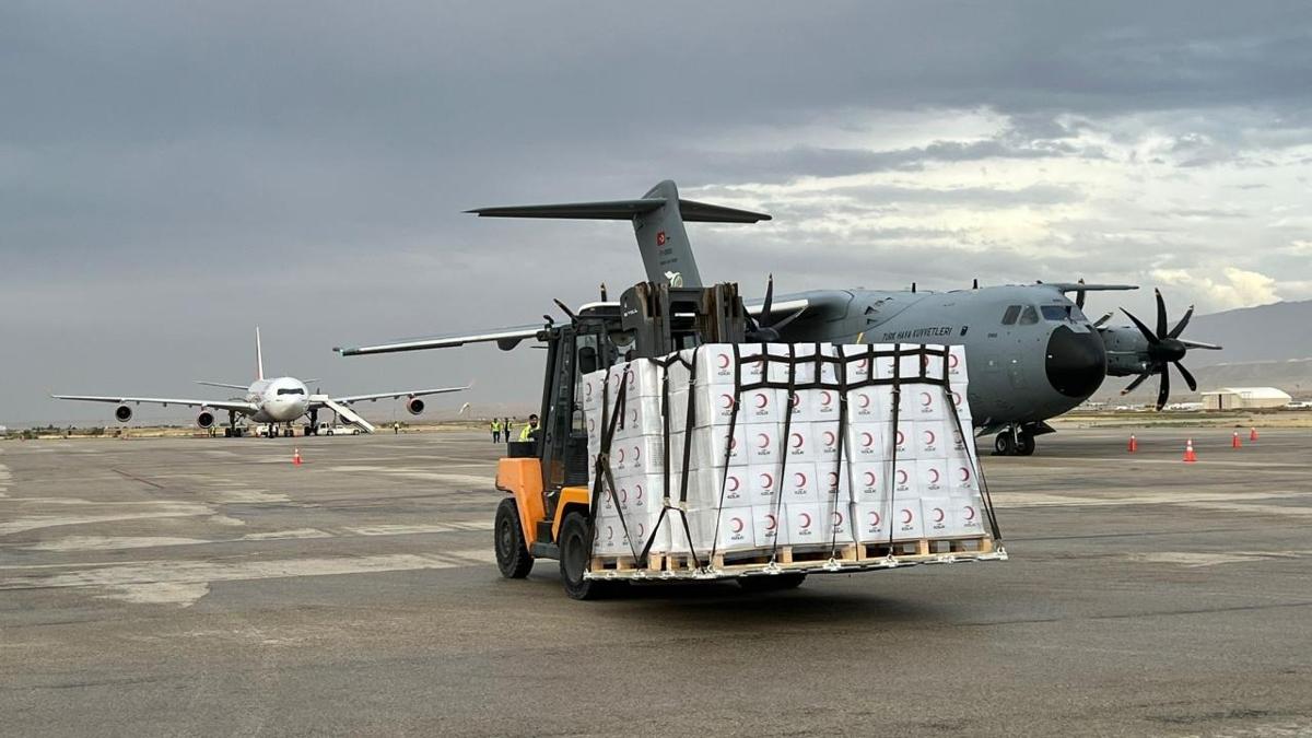 Trkiye'den Afganistan'a 24 tonluk insani yardm