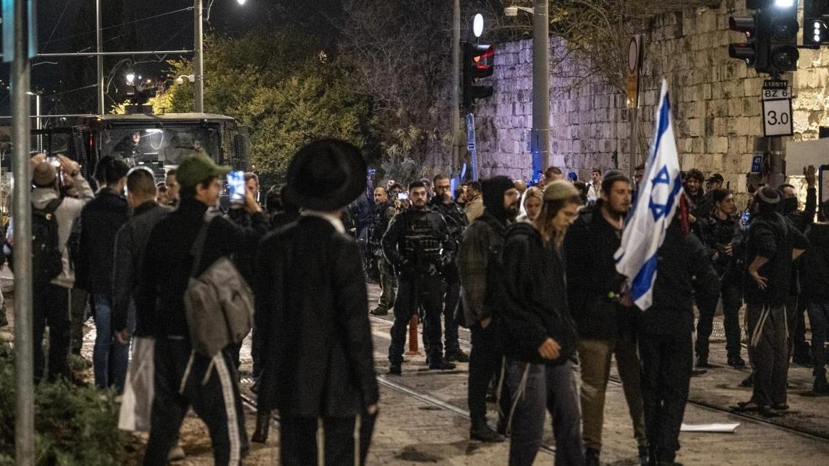 srailli gstericiler Kuds'n giriini trafie kapatt