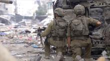 Gazze'de yaralanan srail askeri ld