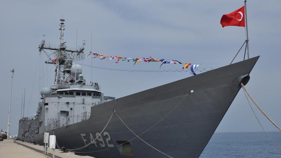 Türk savaş gemileri ziyarete açıldı