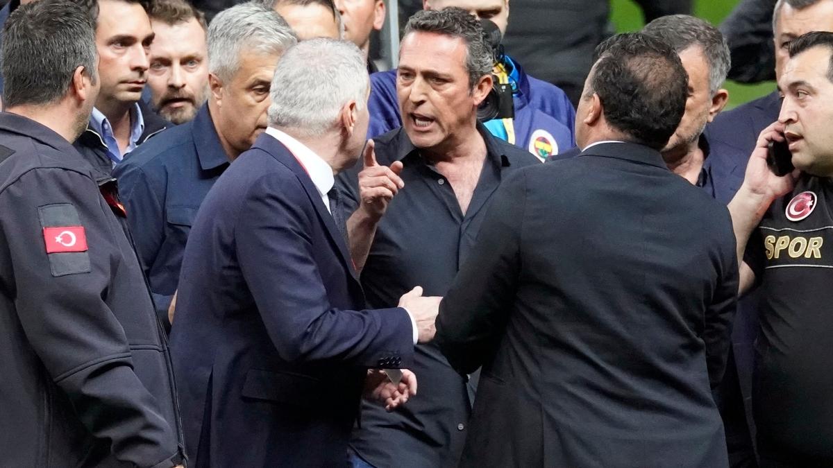 Derbi sonras tansiyon dmyor! Galatasaray'dan Ali Ko'a su duyurusu