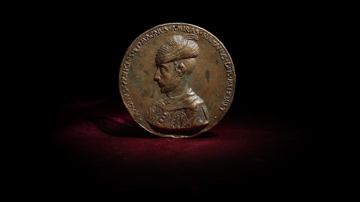 Fatih Sultan Mehmet'in "tlsml madalyonu" 1.4 milyon sterline satld!