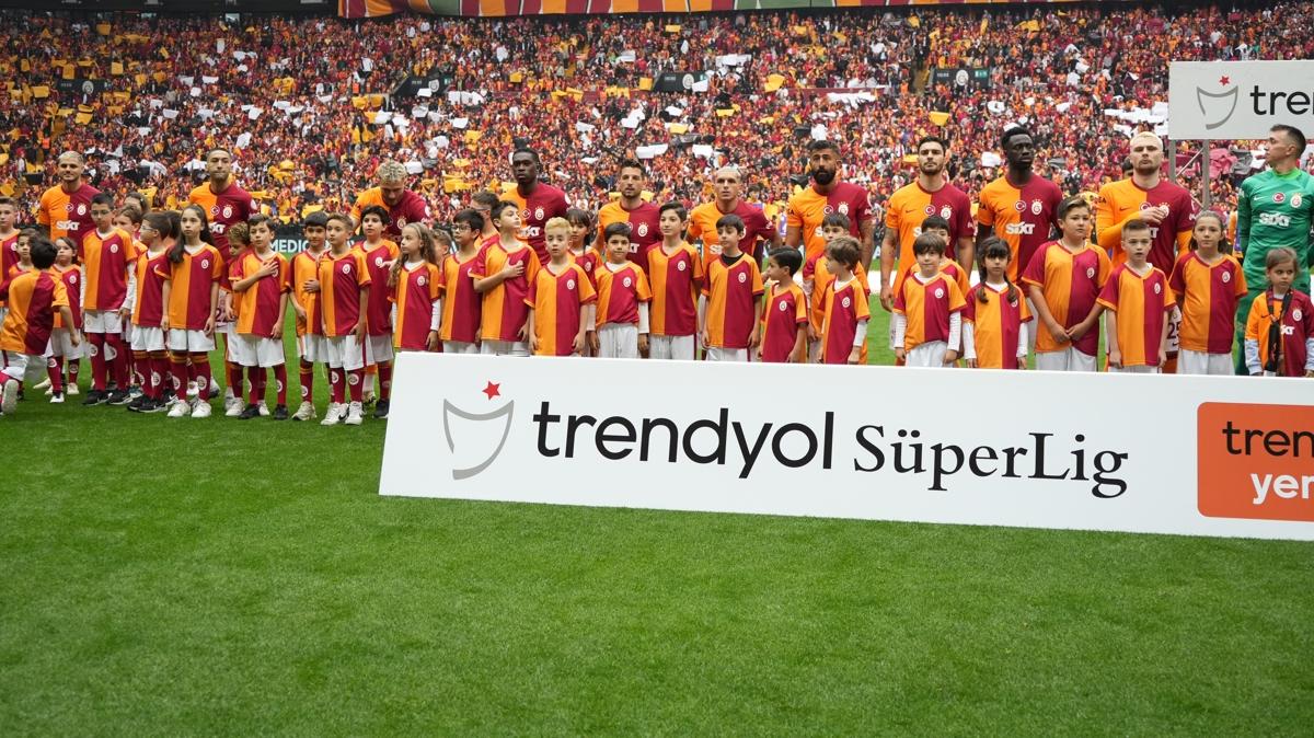 Galatasaray'da ilk 11 deiiyor