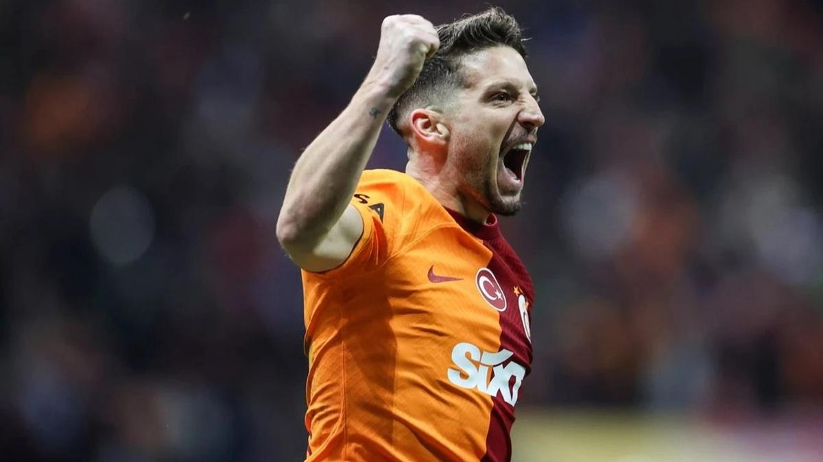Galatasaray'da Mertens'in imzas ampiyonluktan sonra