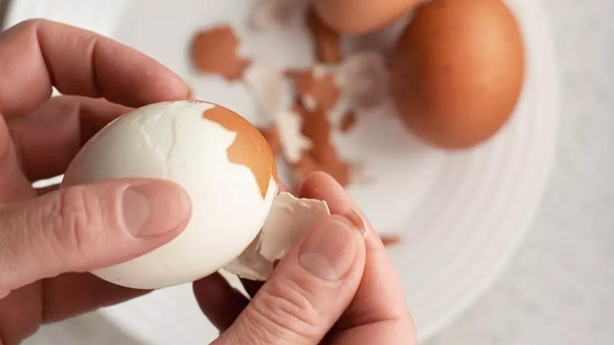 Halanm yumurta soymann basit yolu! Hzlca soymak istiyorsanz bu yntemi deneyin