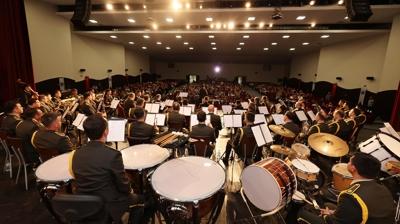 Armoni Mzkas Komutanl'ndan konser