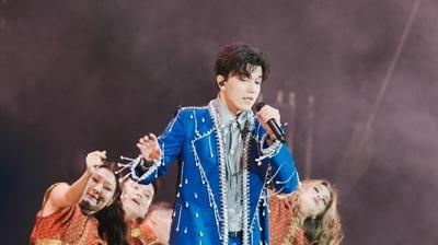 Kazak mzisyen Dimash Qudaibergen'den stanbul'da muhteem konser