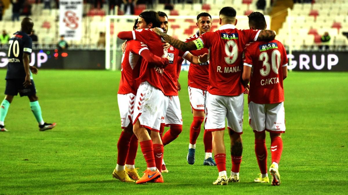 Sivasspor,+Kayserispor+kar%C5%9F%C4%B1s%C4%B1nda+3+puana+uzand%C4%B1