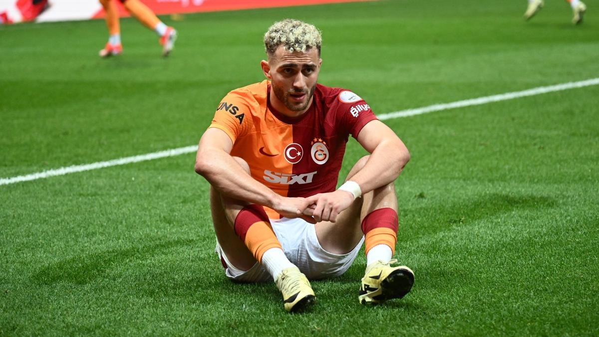 Galatasaray, penalt beklenen pozisyon sonras Bar Alper Ylmaz'n bileini paylat
