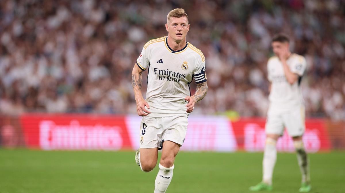 Toni+Kroos+son+ma%C3%A7%C4%B1na+%C3%A7%C4%B1kt%C4%B1%21;