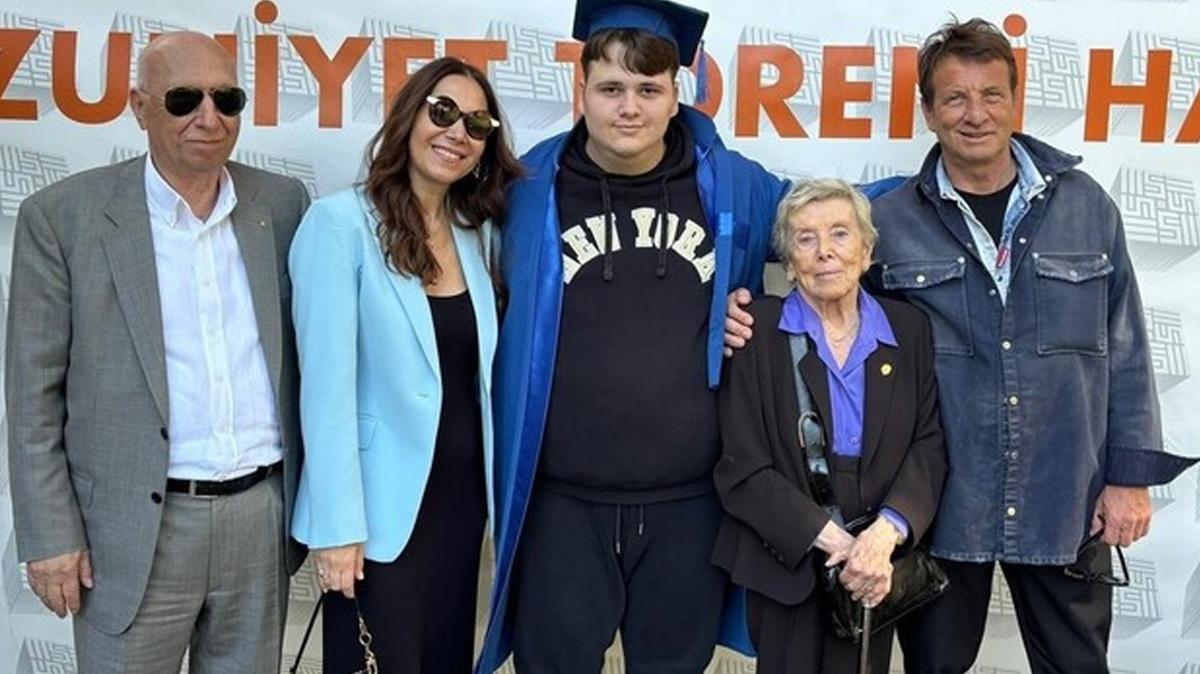 Kaya ilingirolu ile Feraye Tanyola'n olu Hseyin Kaya liseden mezun oldu