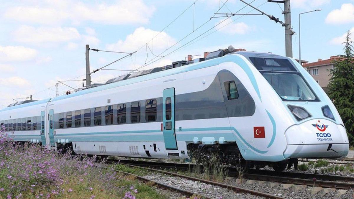 Milli elektrikli tren seti 1 ylda 575 bin yolcu tad