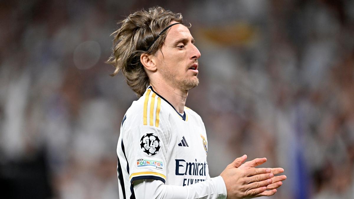 Luka Modric'ten transfer aklamas! Real Madrid'den ayrlacak m"