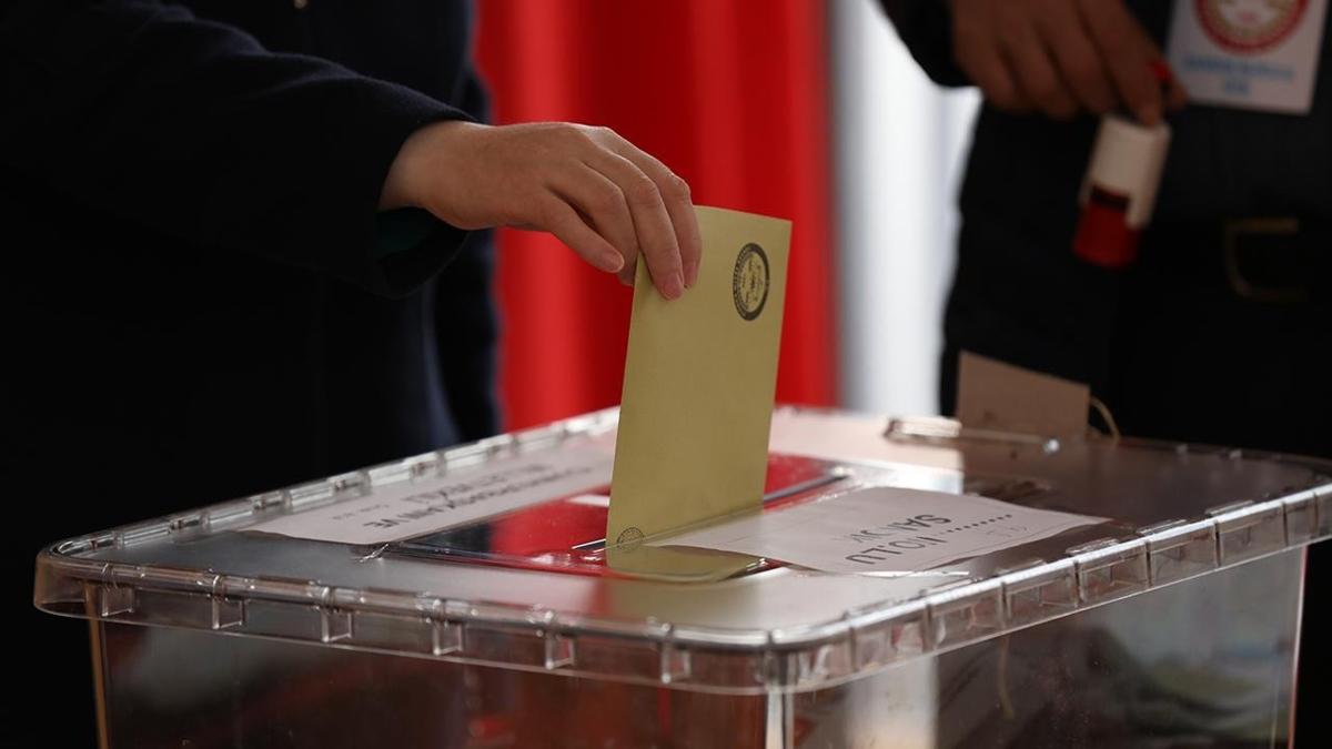 3 ile ve 4 beldede seimler yenilendi: Oy verme ilemi sona erdi