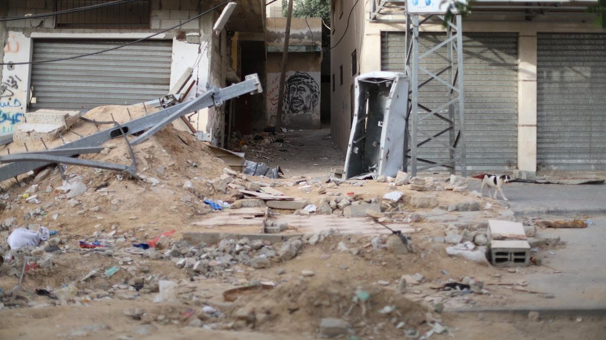 srail, Gazze'de evi bombalad: 3 can kayb