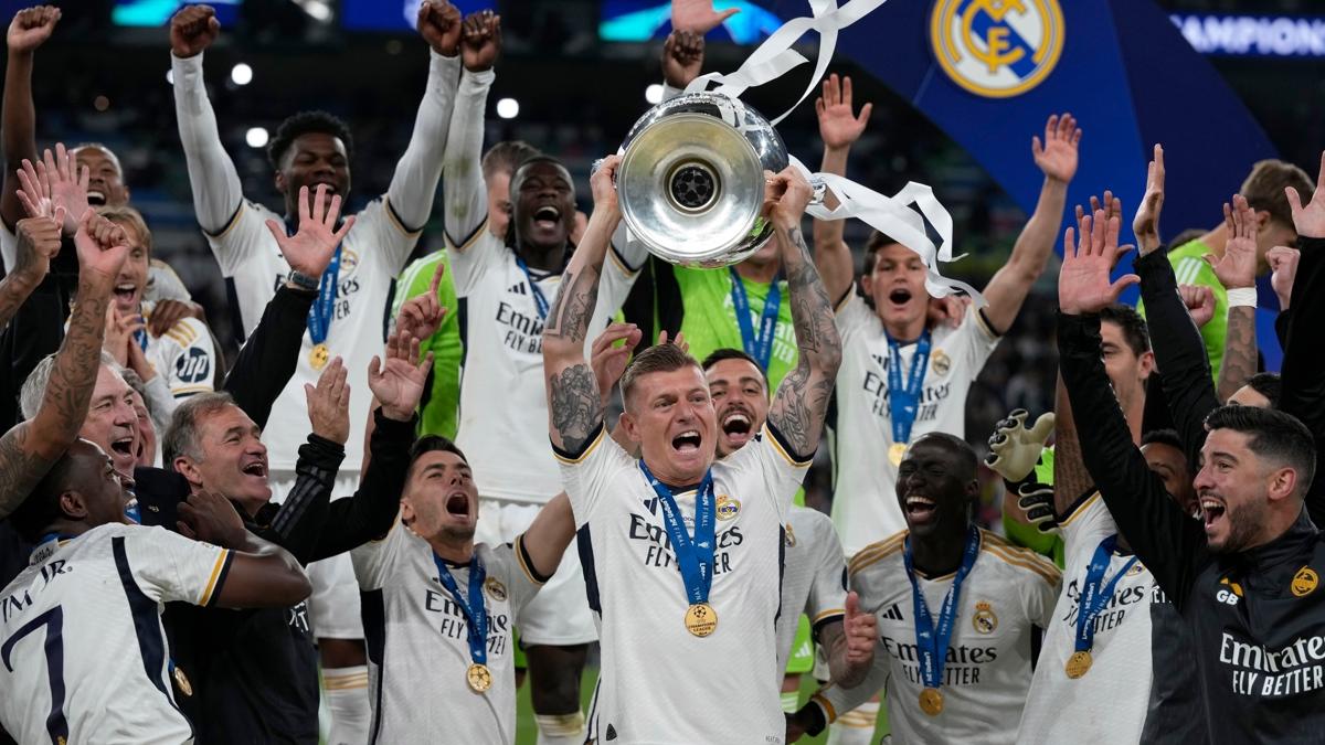 Toni Kroos ampiyonlar Ligi ampiyonluuyla futbolu brakt