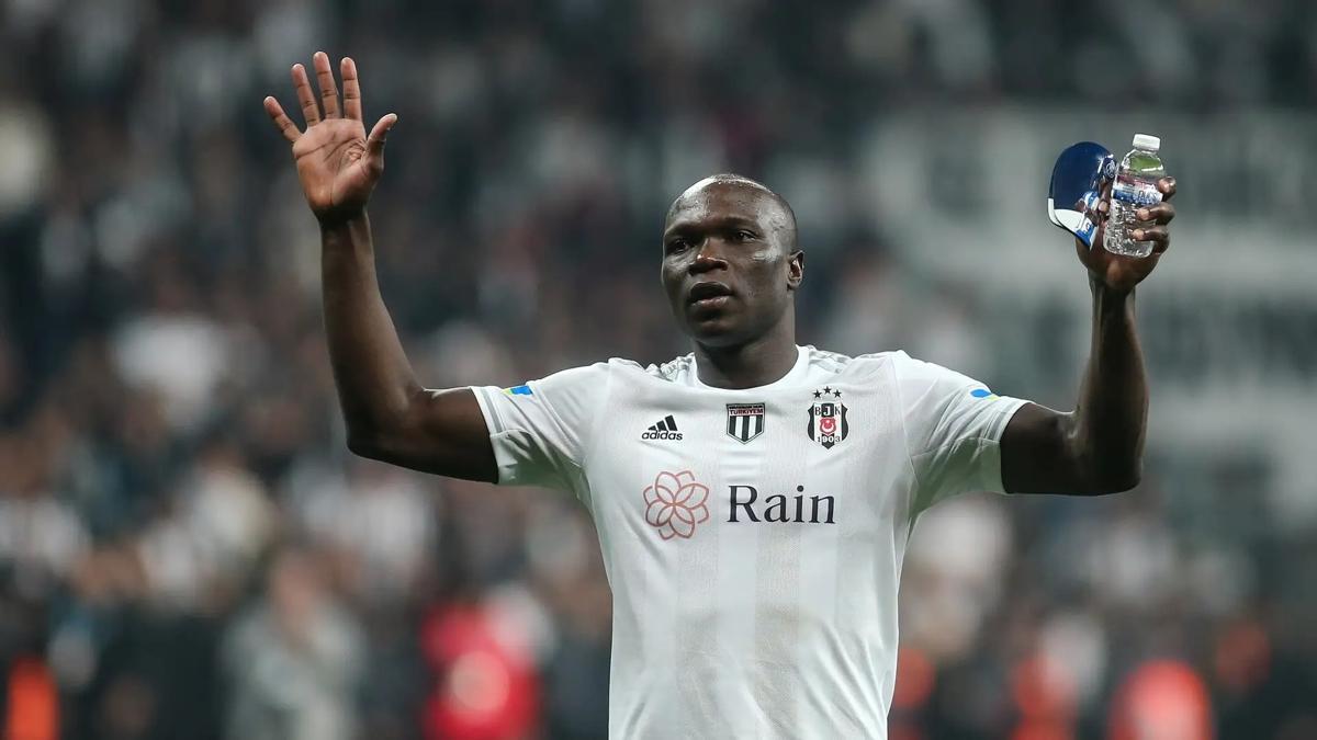 Bu+kez+Meksika%E2%80%99dan%21;+Aboubakar%E2%80%99a+bir+talip+daha+%C3%A7%C4%B1kt%C4%B1