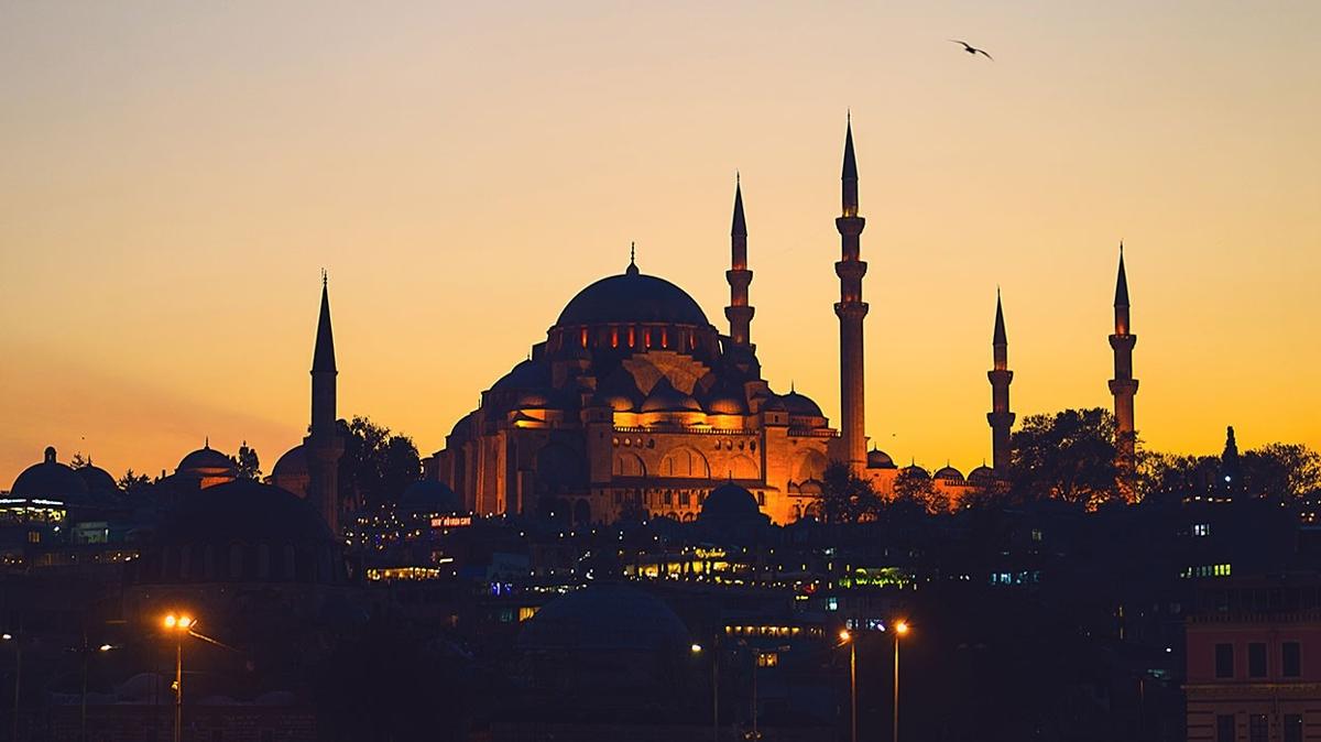 Zilhicce aynn ilk 10 gn ne yaplmal" Zilhicce aynn ilk 9 ve 10 gnnde yaplmas gereken ibadetler