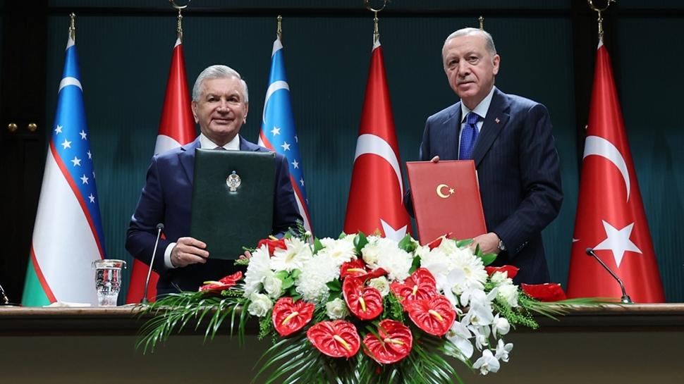 zbekistan Cumhurbakan Mirziyoyev Ankara'da! ki lke arasnda 18 anlama