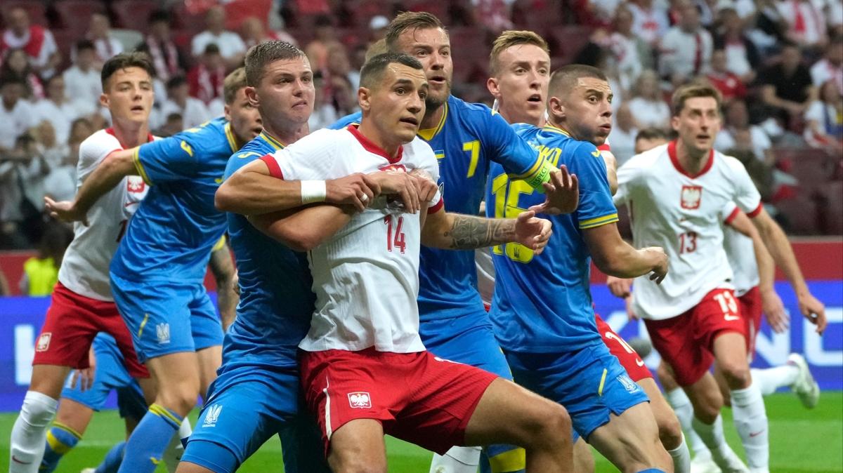 Szymanski'li Polonya, Ukrayna'y 3 golle geti
