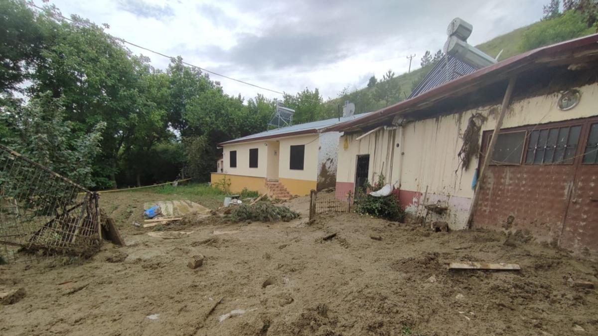 Sivas'ta heyelan: Riskli 5 ev boaltld