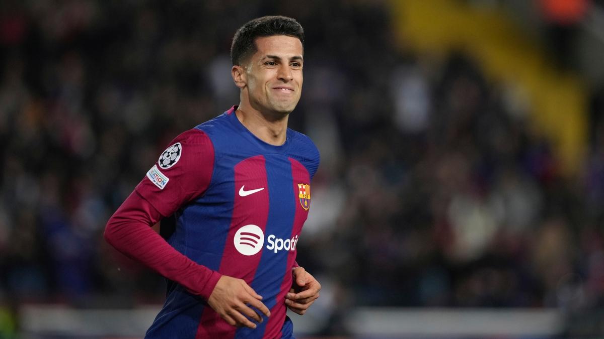 Guardiola'dan Cancelo aklamas