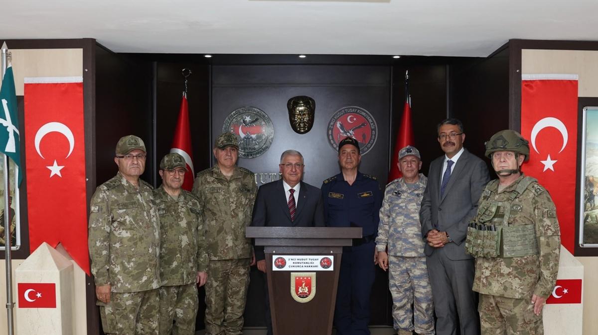 Bakan Gler'den Hakkari'de Mehmetie bayram ziyareti