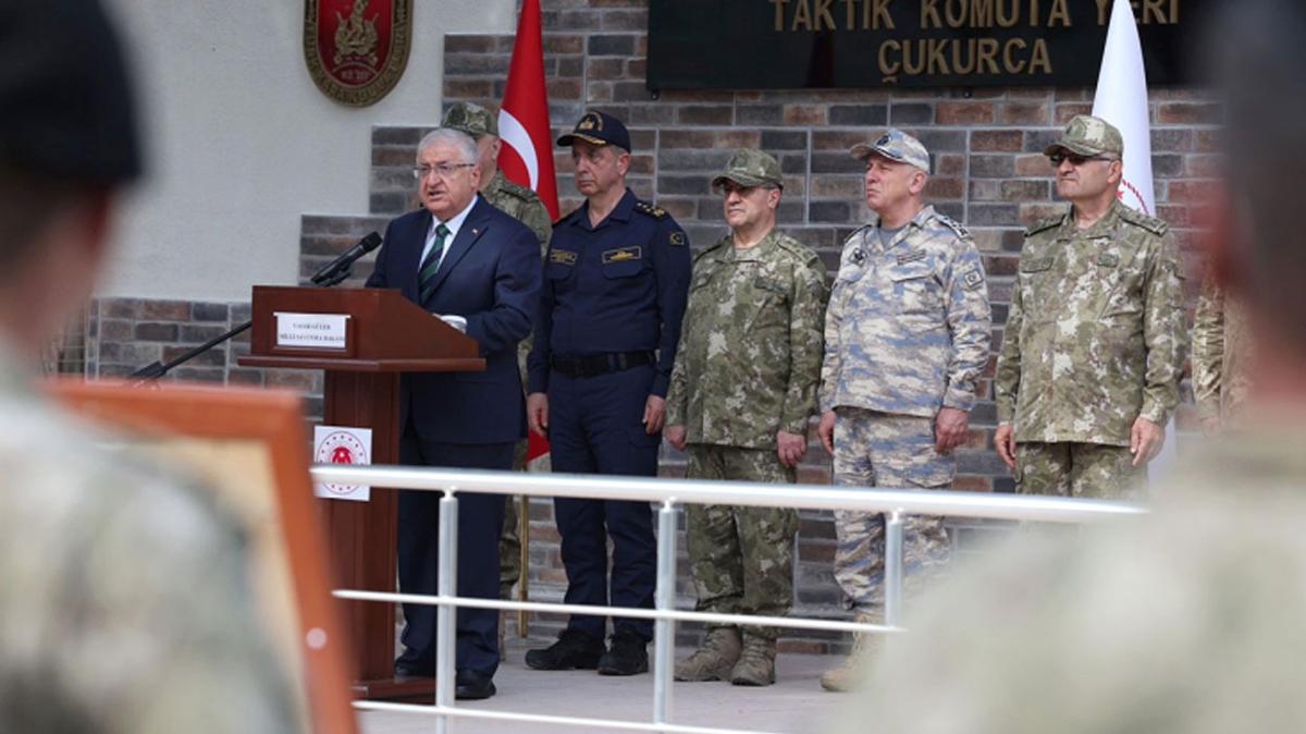 Bakan Gler, Hakkari'deki snr hattna gitti... Mehmetik'le bayramlat