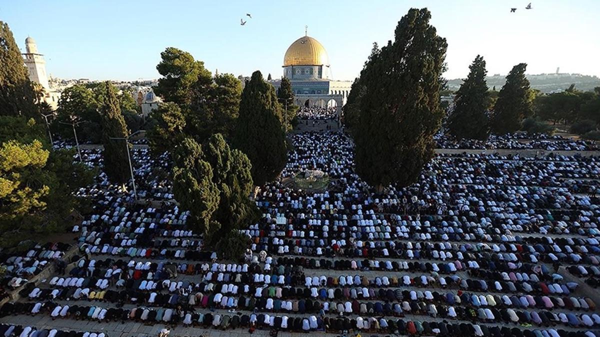 Mescid-i Aksa'da Bayram heyecan... 40 bin Mslman namaz eda etti