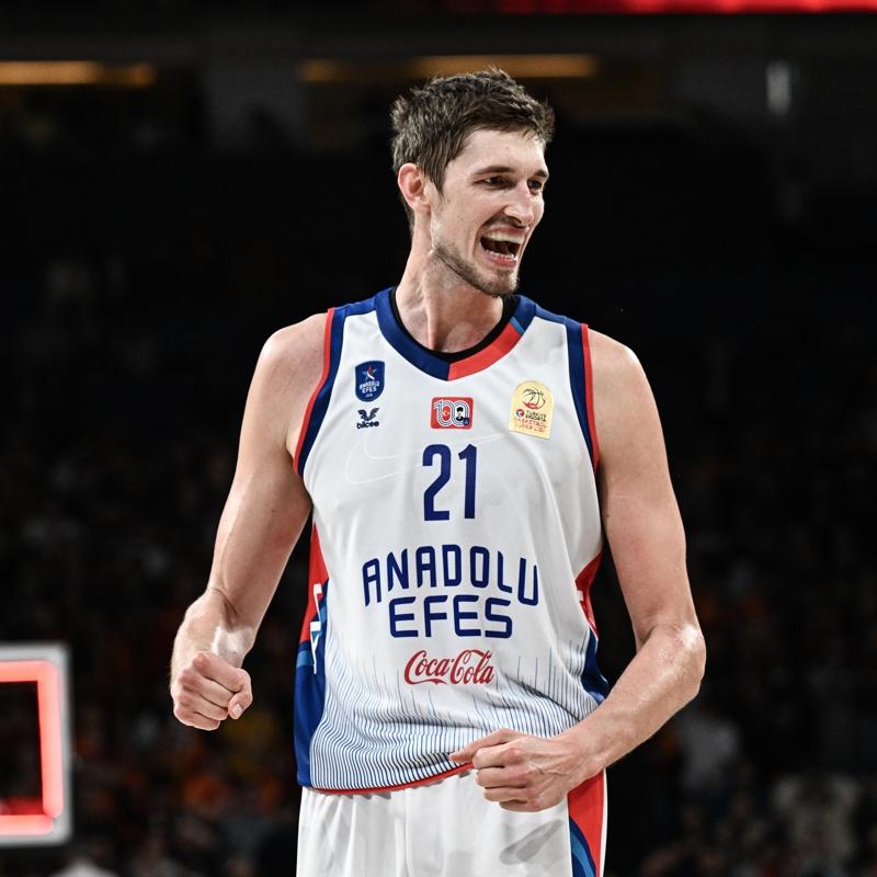 Anadolu Efes'te Tibor Pleiss ile yollar ayrld