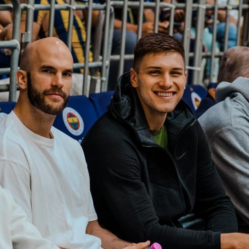 Fenerbahe Beko'da ifte ayrlk akland