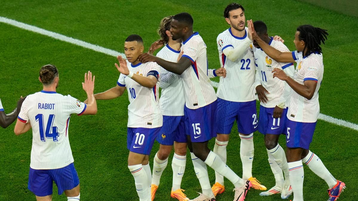 Fransa 3 puan tek golle ald! te D Grubu'nda puan durumu...