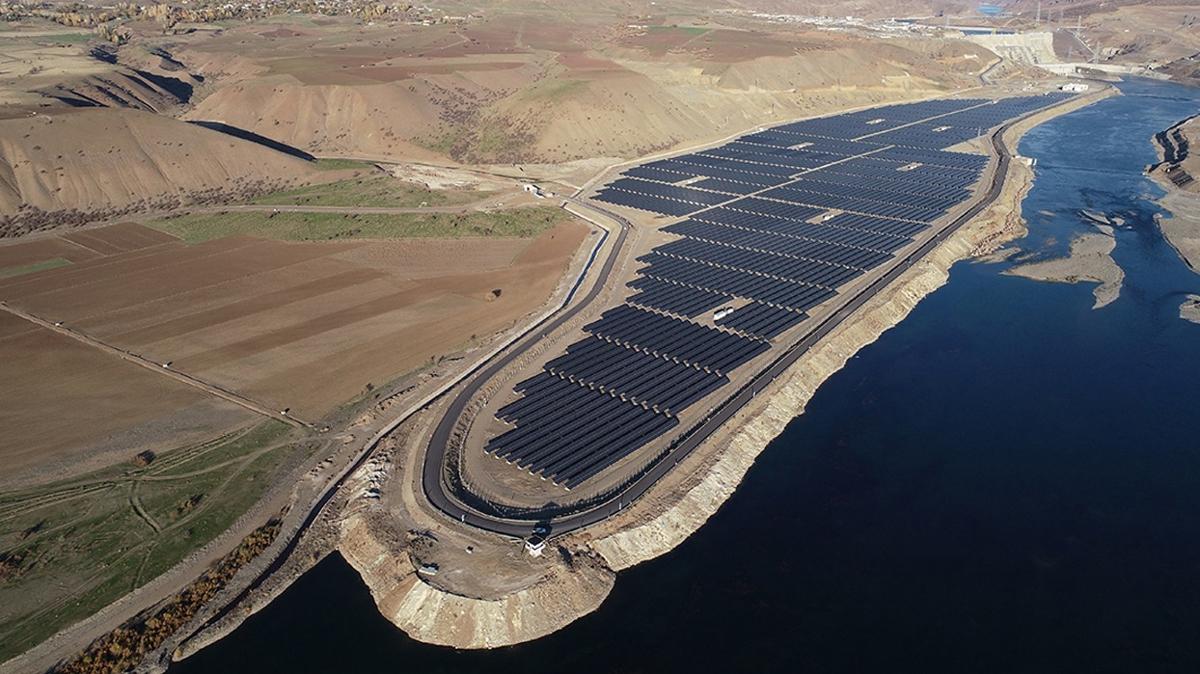 Elektrik retimindeki pay yzde 44' at... Bayramda gne rekoru!