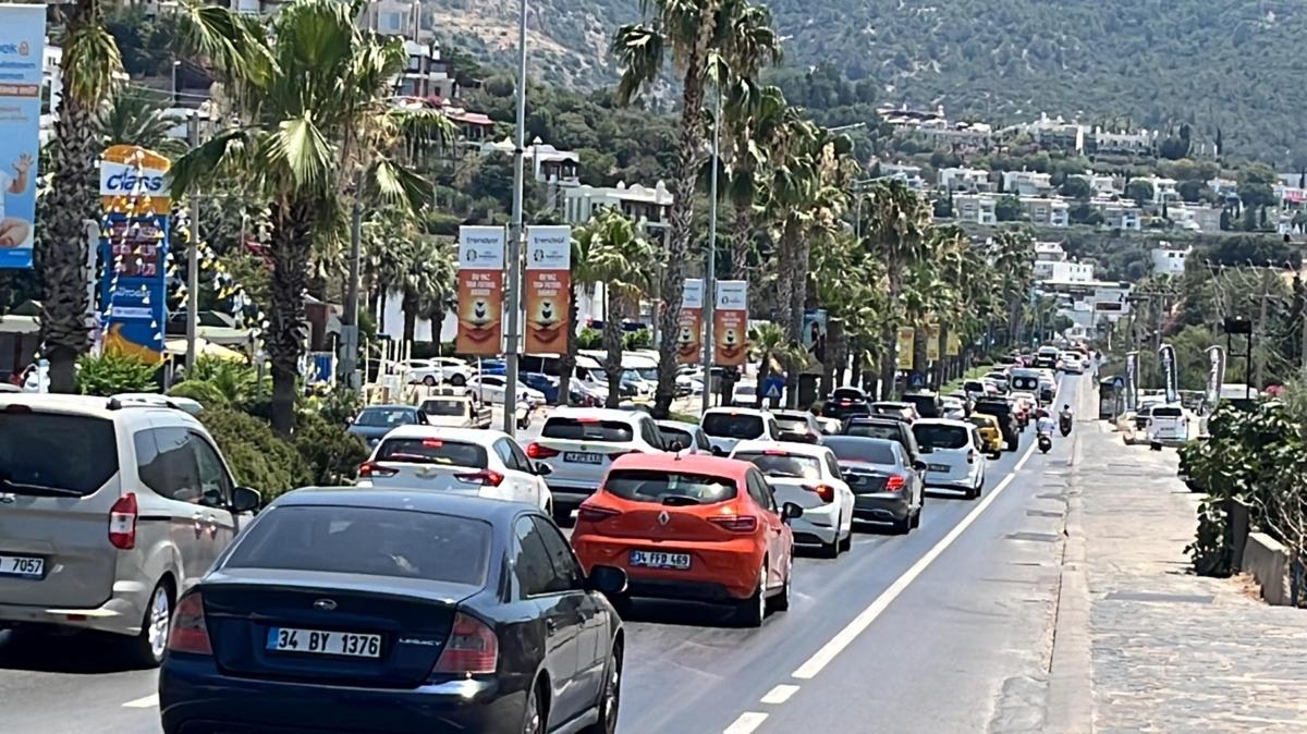 Bodrum'dan 24 saatte 30 bin ara k yapt