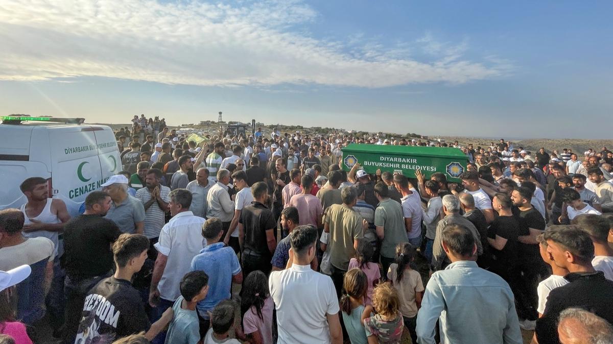 Diyarbakr ve Mardin'deki anz yangnnda hayatn kaybeden iki kii topraa verildi