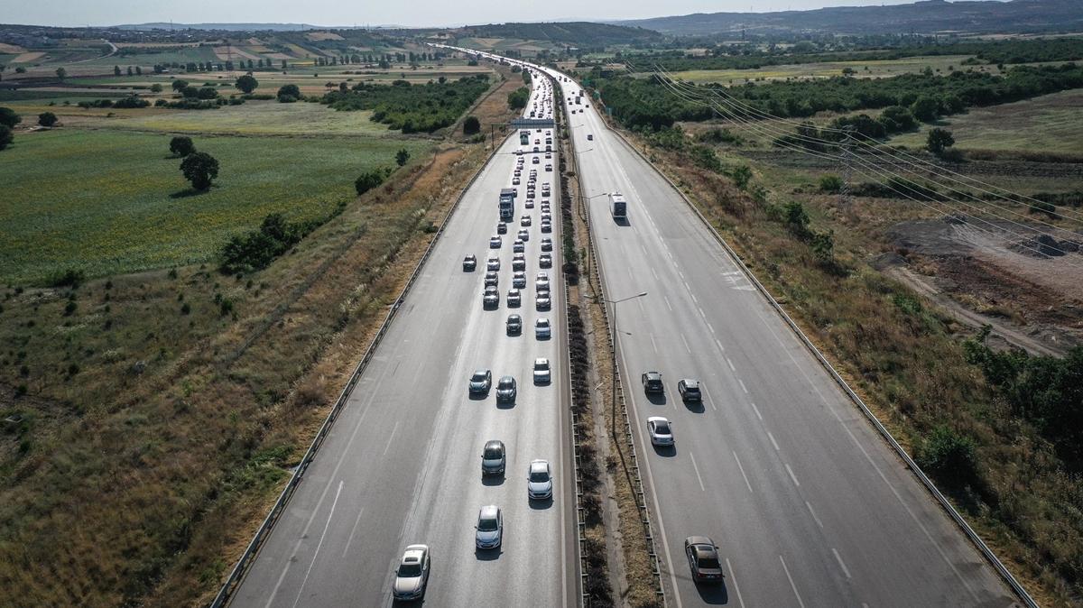 stanbul-zmir Otoyolu'nda bayram tatili dn younluu