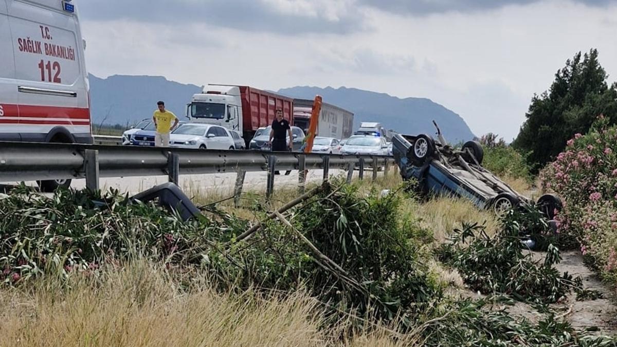 Adana'da trafik kazas: l ve yarallar var