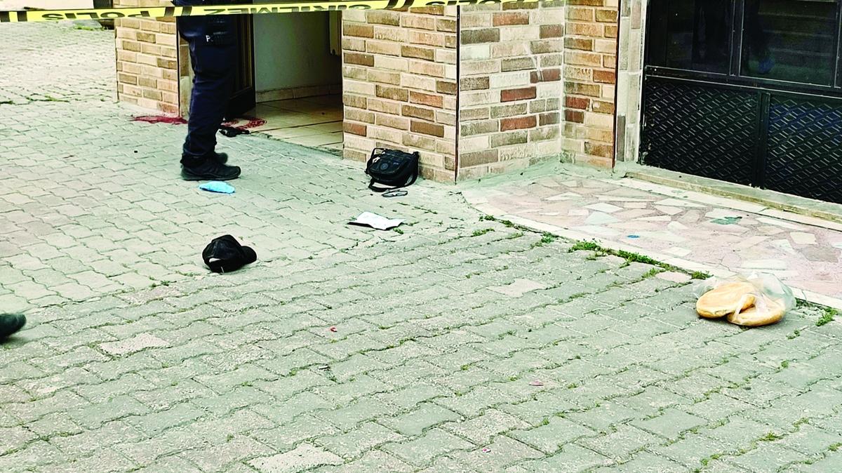 Eski sevgili pusu kurdu: ocuklarna ald ekmekler yerde kald