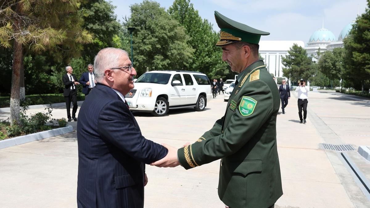 Bakan Gler, Trkmenistan'da