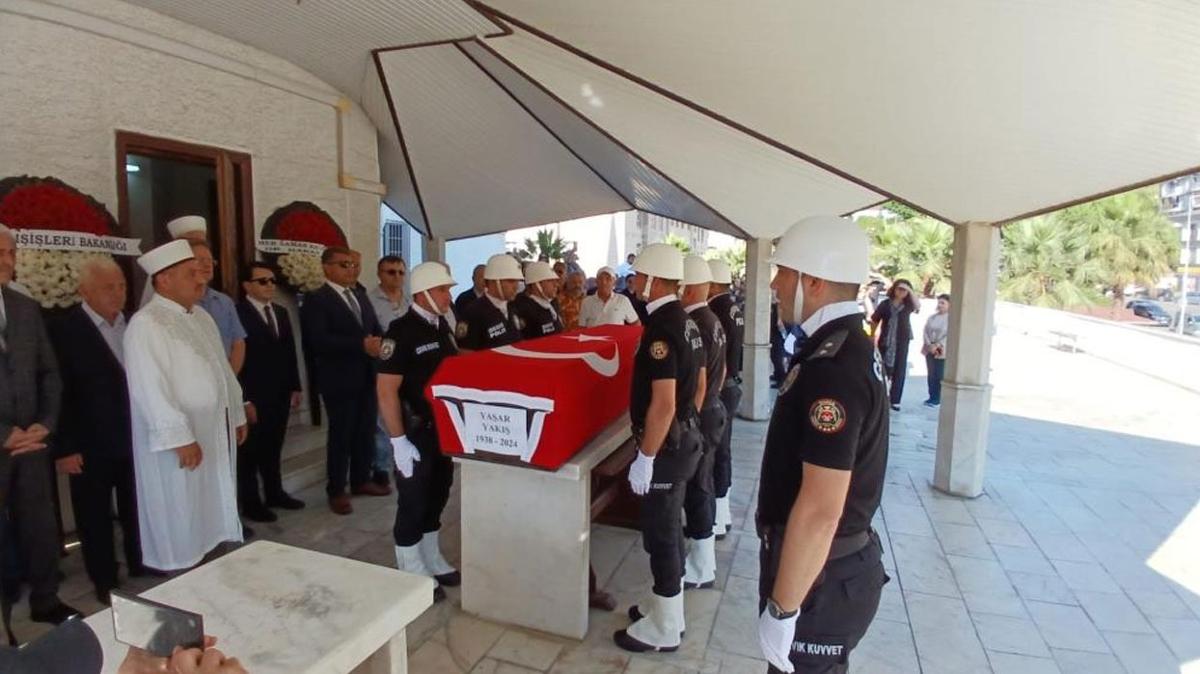 Eski Dileri Bakan Yaar Yak'n cenazesi Dzce'de defnedildi