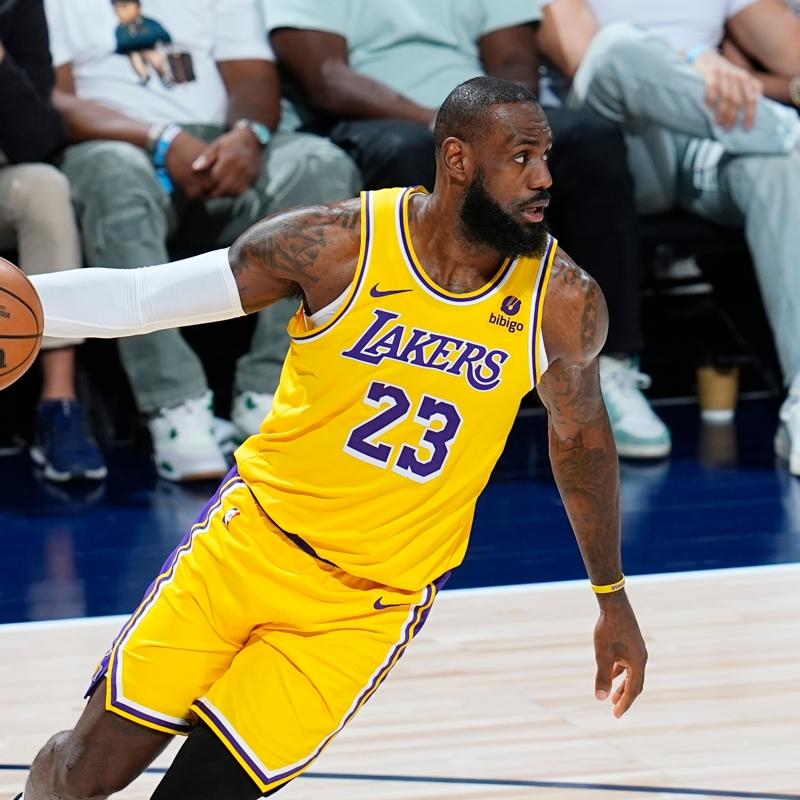 LeBron James, oluyla takm arkada olacak