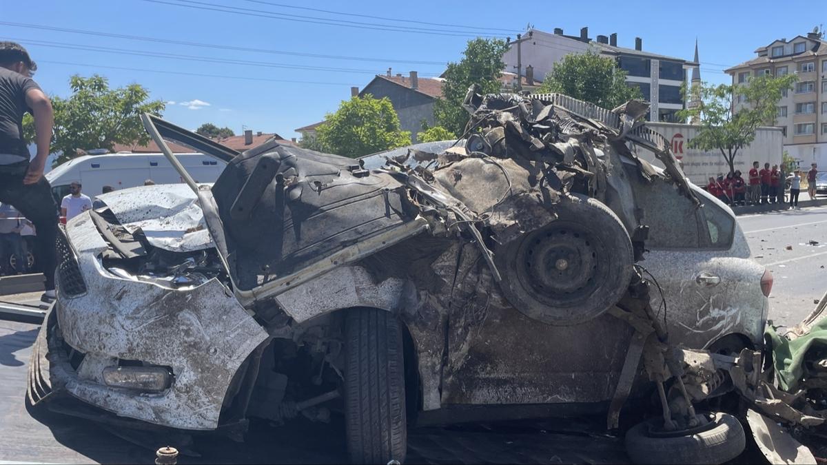 Bolu'da feci kaza: 2 can kayb, 3 yaral