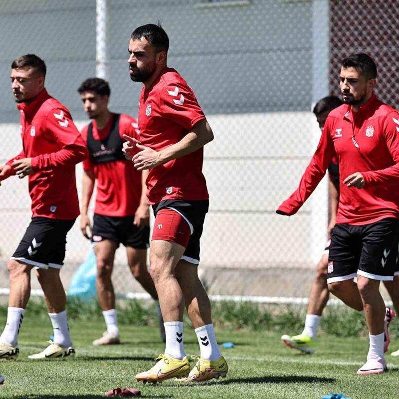 Sivasspor'da yeni sezon mesaisi tam gaz