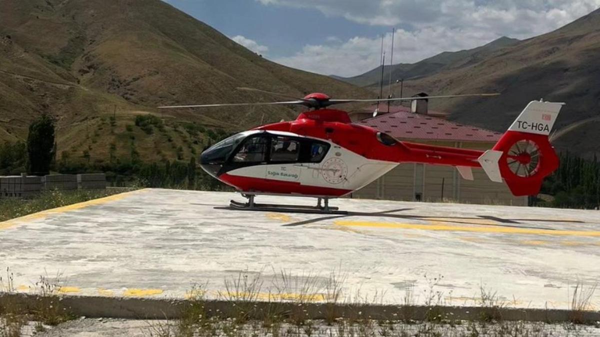 Ambulans helikopter yksekten den bebek iin havaland